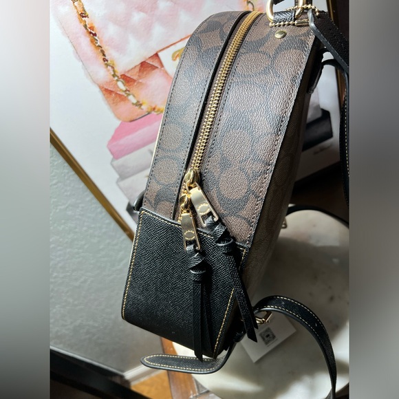 Coach Jordyn Backpack In Blocked Signature Canvas
Comparable Value
$450 NWOT - Picture 14 of 15